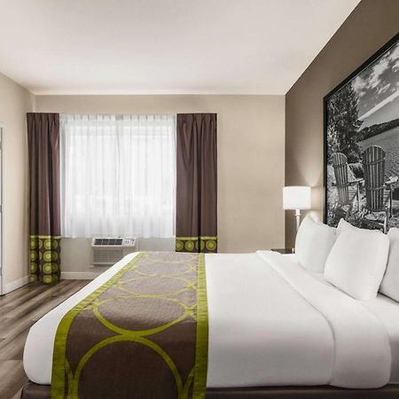 Super 8 By Wyndham Sarnia On Hotel Buitenkant foto