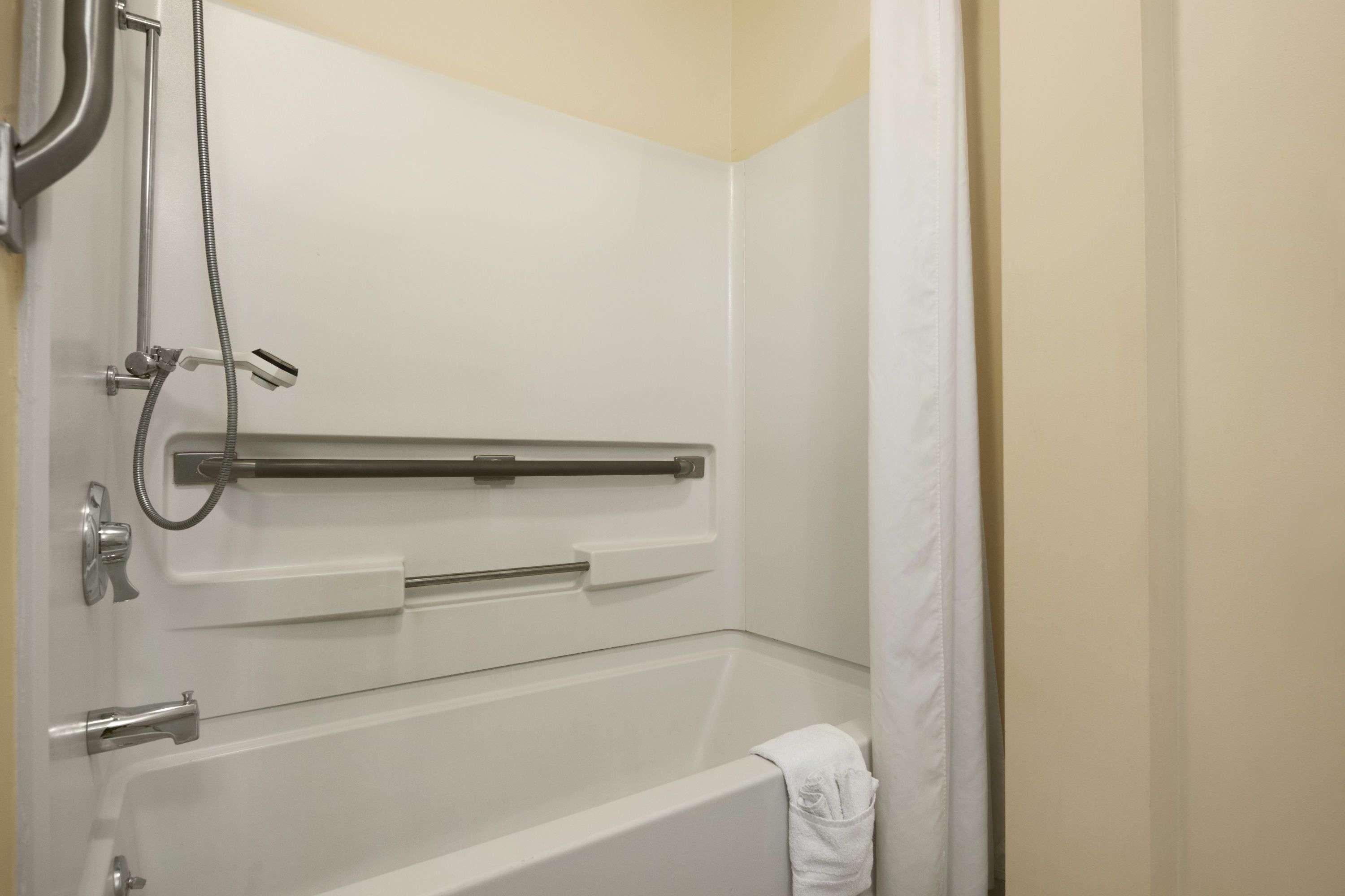 Super 8 By Wyndham Sarnia On Hotel Buitenkant foto