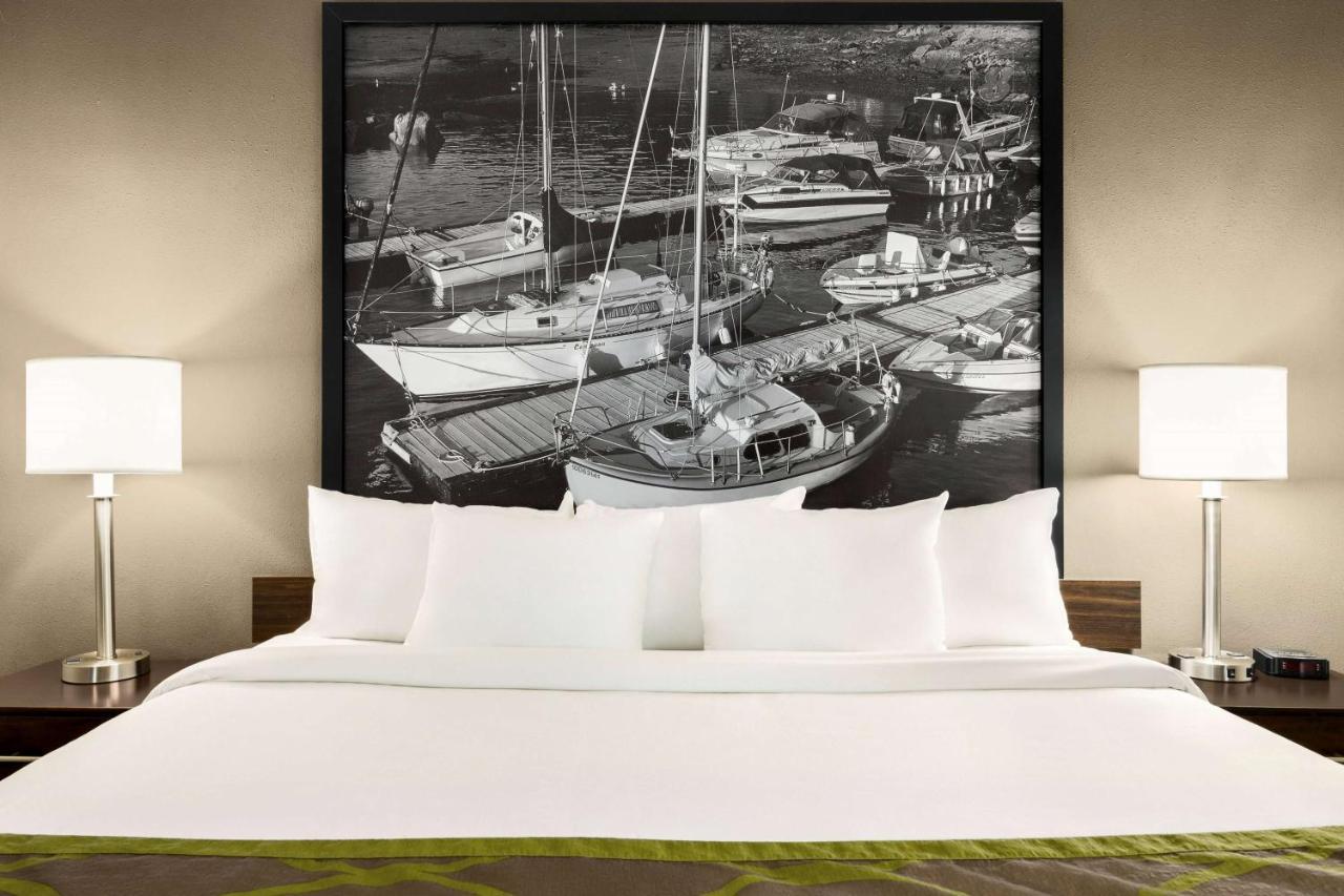 Super 8 By Wyndham Sarnia On Hotel Buitenkant foto