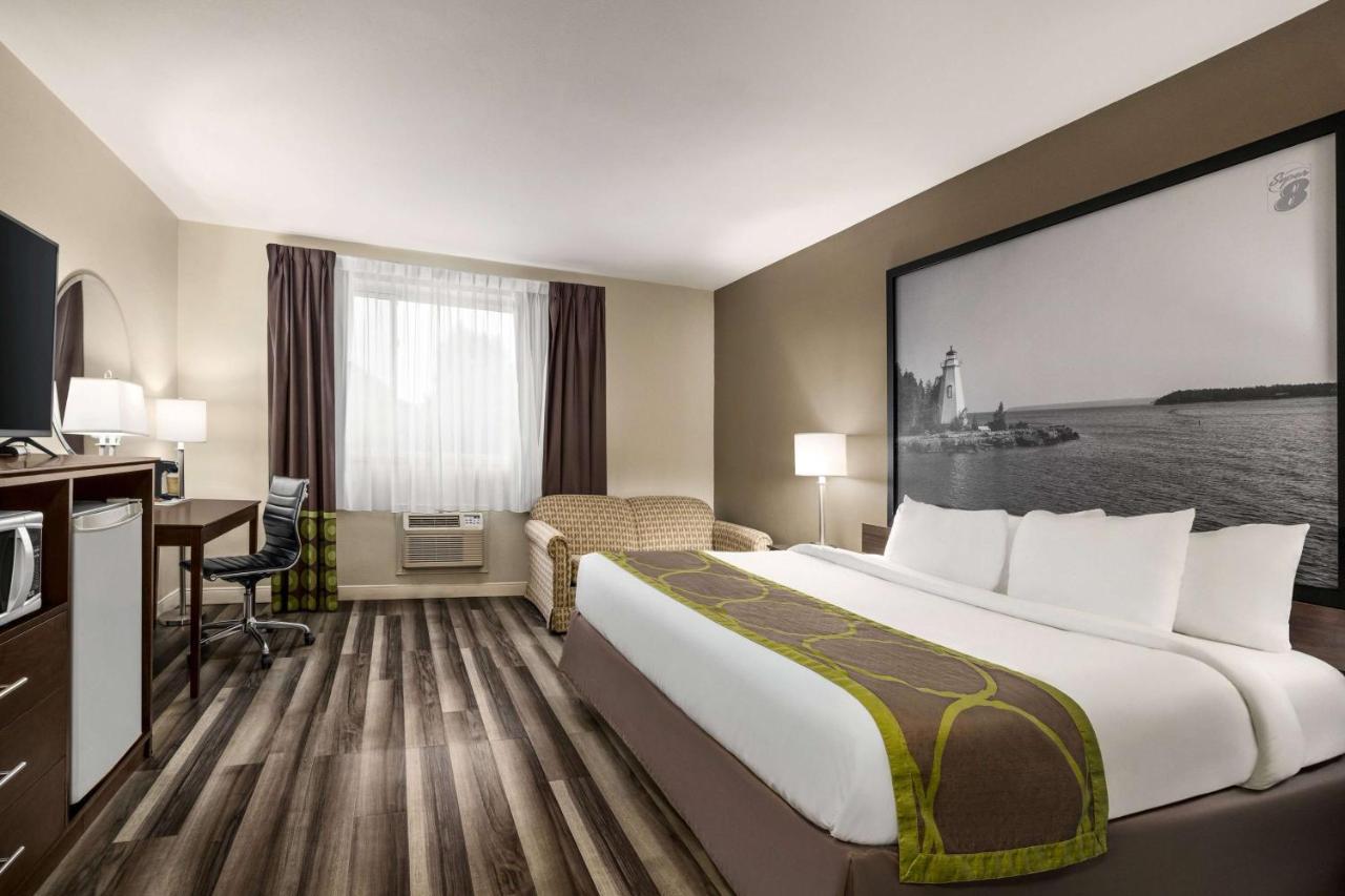 Super 8 By Wyndham Sarnia On Hotel Buitenkant foto