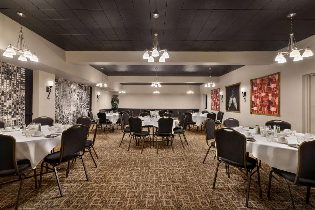 Super 8 By Wyndham Sarnia On Hotel Buitenkant foto